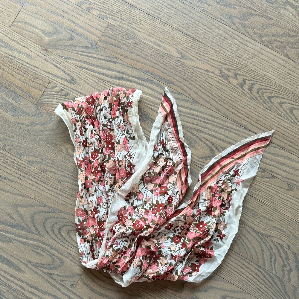 Louis Vuitton Purse Scarf